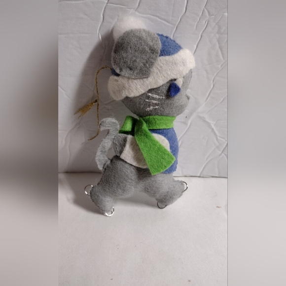 Vintage Needle Felt Christmas Ornament Mouse On ice Skates Handmade 5" - Picture 2 of 2